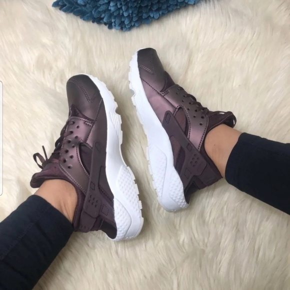 WOMEN NIKE AIR HUARACHE 7.5 BNEW - Picture 4 of 7